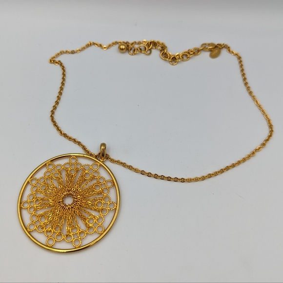 Vintage Joan Rivers Necklace Filigree Mandala Sunburst Pendant Gold Tone 18" - Picture 4 of 8